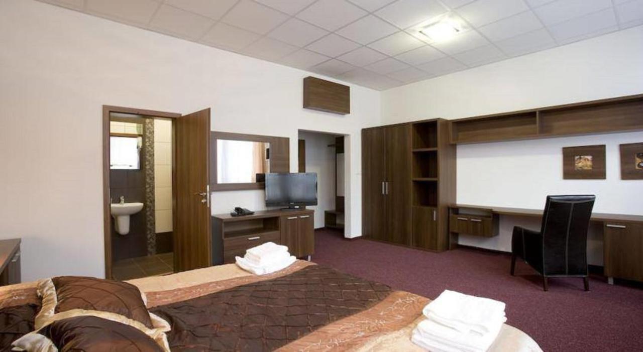 Hotel Branc, Garni 塞尼察 外观 照片